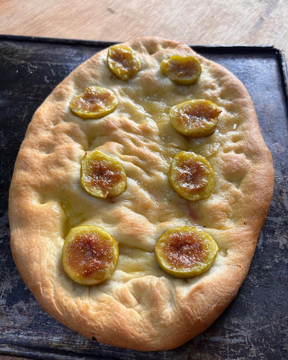 Existen diferentes tipos de cocas, ¿has probado esta alguna vez? 📸 Panadería y Pastelería Navarro Benissa #Benissa #benissagastronomica #GastroBenissa  #MadeInBenissa  #BenissaTurisme #gastronomia  #CostaBlanca #ComunitatValenciana