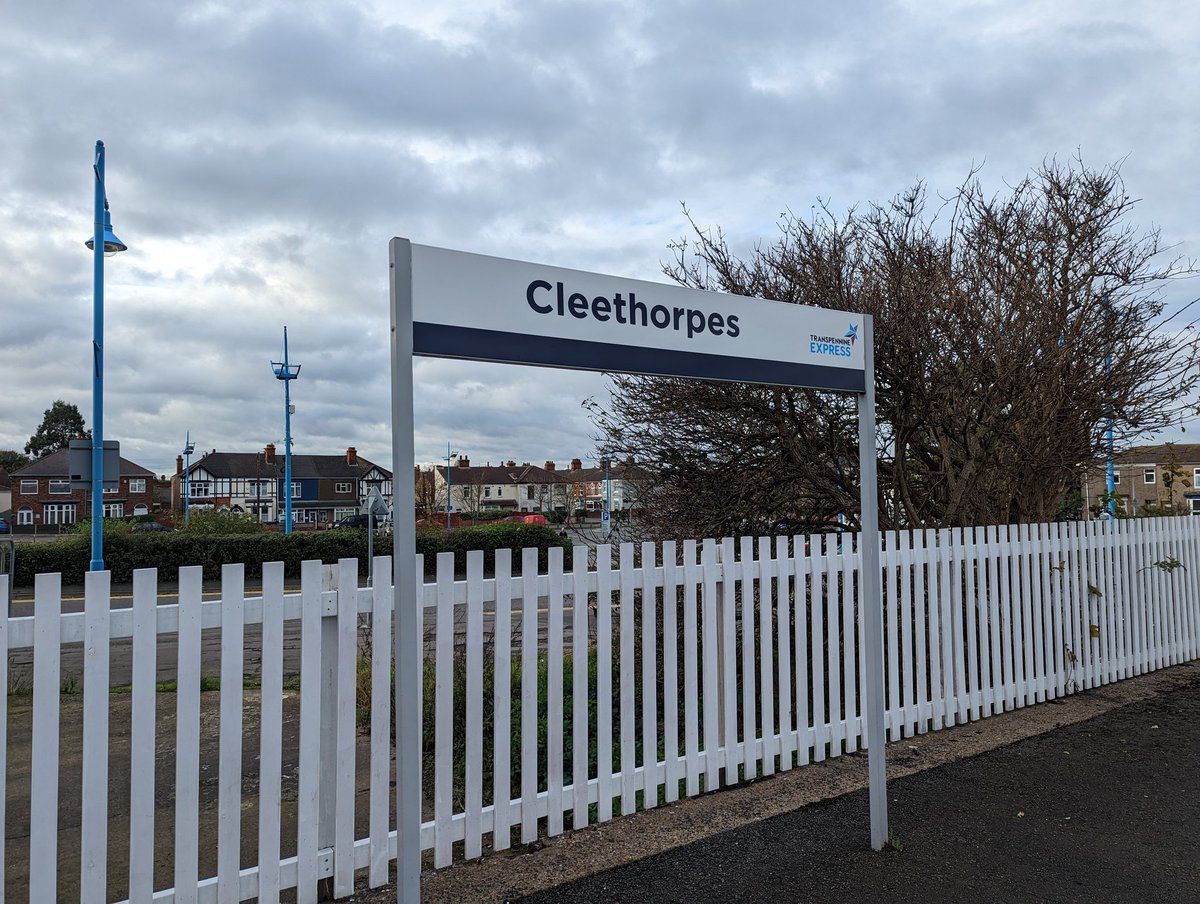 DownOnTheStour's tweet photo. Nottingham to Cleethorpes via Lincoln &amp; Grimsby ✅

After a long Journey I've hit the finally hit the east coast and the North Sea 🌊

Time to explore for an hour before I grab my next train ✌️

#DispatchersOfTwitter #Railwayphotography #trainphotography #railtwitter #Cleethorpes https://t.co/lLMjTknTPN