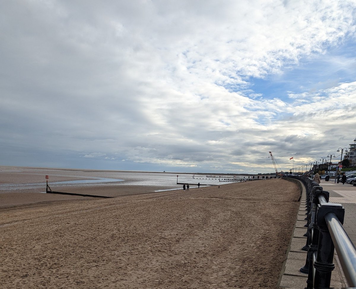 DownOnTheStour's tweet photo. Nottingham to Cleethorpes via Lincoln &amp; Grimsby ✅

After a long Journey I've hit the finally hit the east coast and the North Sea 🌊

Time to explore for an hour before I grab my next train ✌️

#DispatchersOfTwitter #Railwayphotography #trainphotography #railtwitter #Cleethorpes https://t.co/lLMjTknTPN