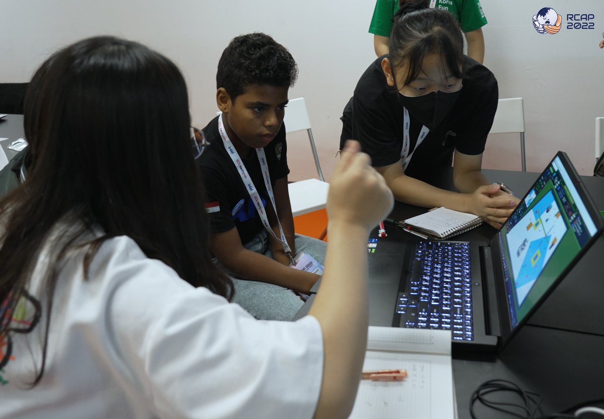 RoboCupAP's tweet image. 𝗛𝗶𝗴𝗵𝗹𝗶𝗴𝗵𝘁𝘀 𝗼𝗳 𝗥𝗖𝗔𝗣 𝟮𝟬𝟮𝟮 𝗖𝗼𝗦𝗽𝗮𝗰𝗲 𝗙𝗶𝗻𝗮𝗹𝘀 (𝟮)
#RoboCup #RCAP #rcap2022 #RCAPacademy #cospace #CoSpaceRobot #EduTECHAsia #singapore #ai #robots #cs #computerscience #future #autodriving #Rescue #ADC #AutoDriving #Challenge #Tesla #Travel #Education