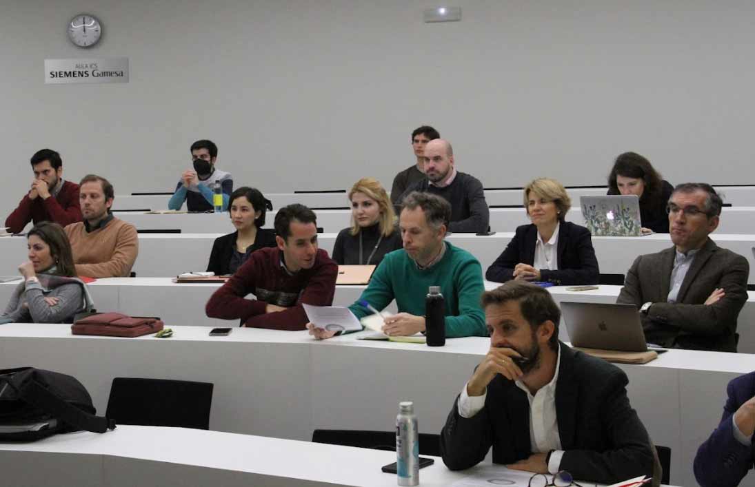 ICS_unav's tweet photo. ➡️Más de 60 investigadores y colaboradores se han dado cita en el XII Encuentro para trabajar en el próximo Reto ICS 24-25. "El objetivo es que encuentren un reclamo interesante para fortalecer sus propias investigaciones", dice @pperezlopez.
Propuestas 👇
https://t.co/kILhoP9T0l https://t.co/flpdZ1hUtr