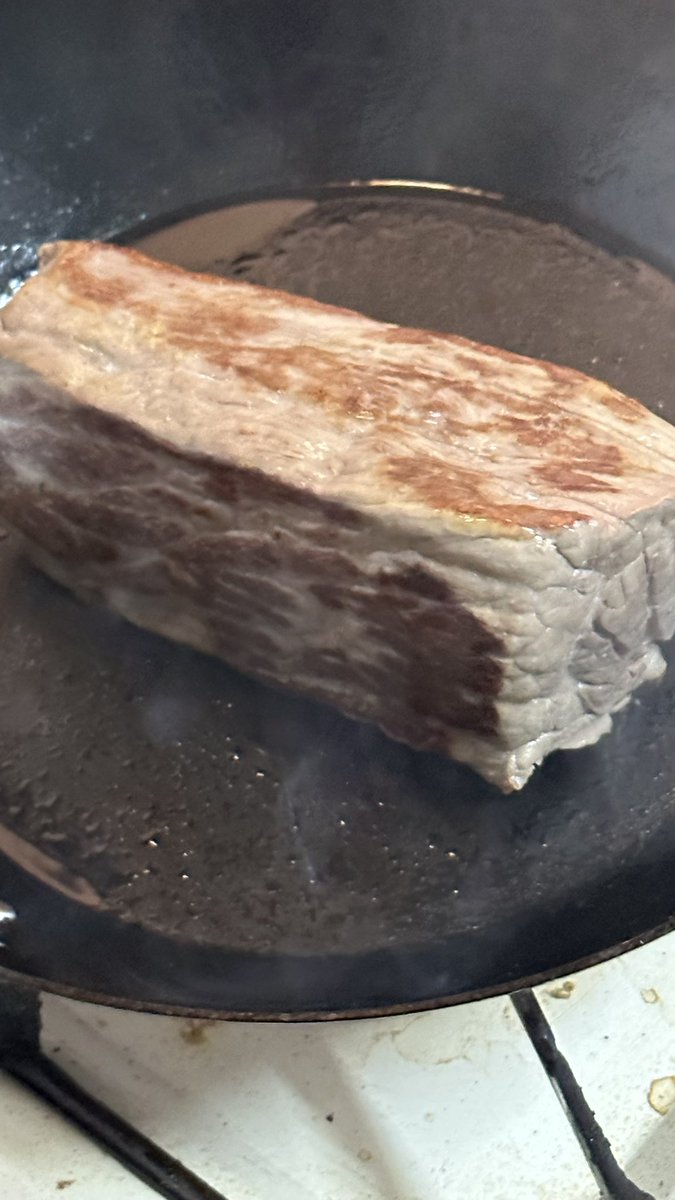 kj_yama_san's tweet photo. #Low #temperature #cooking #Roast #beef Preparing #Meat #OKstore #Fun
#低温調理 #ローストビーフ 仕込み中 #お肉 #OKストア #楽しみ https://t.co/ZgXXE0JUx2