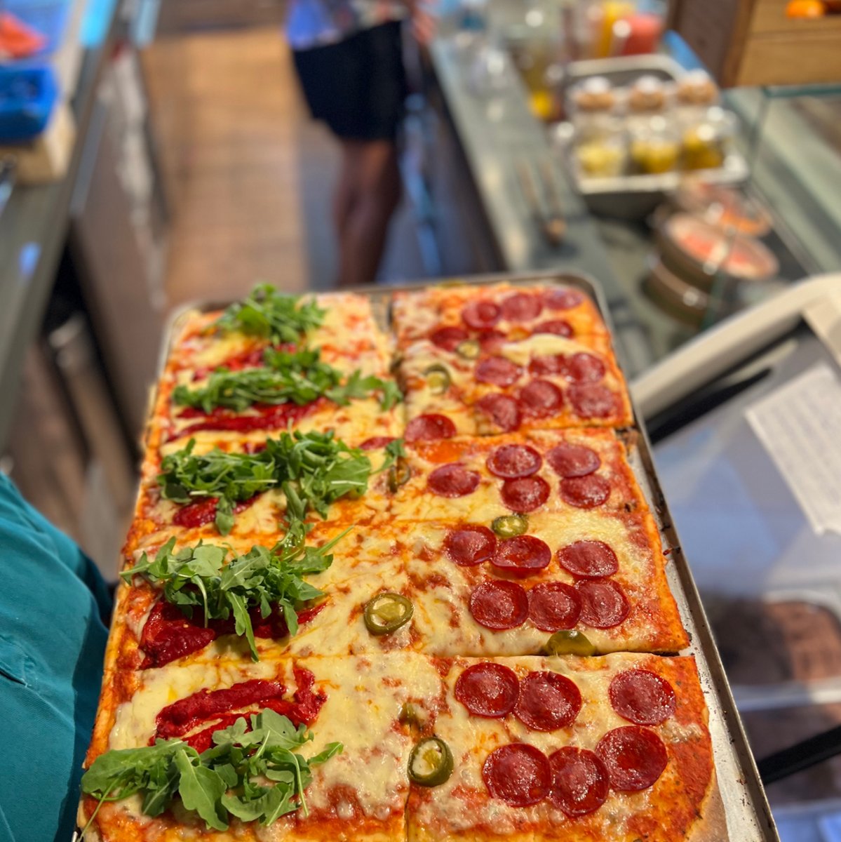 goofretti's tweet photo. Pizza time 🍕 https://t.co/mM3kwHSmNr