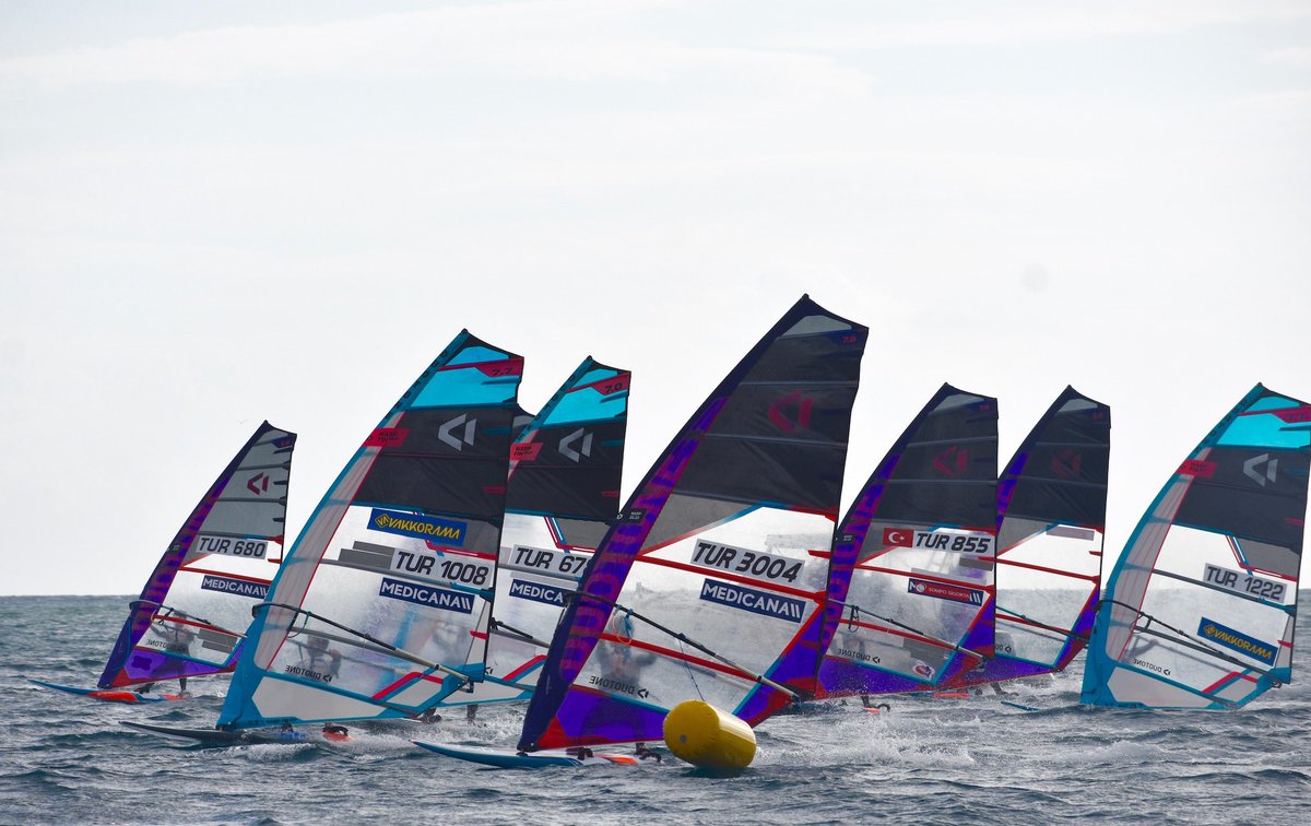 pwaworldtour's tweet photo. Heading into Day 3 at the Alaçatı Wind Fest 2022 PWA Youth and Junior Slalom World Cup and we’ve had all kinds of action so far!  

#AlaçatıWindFest https://t.co/hrgXVfnZuU