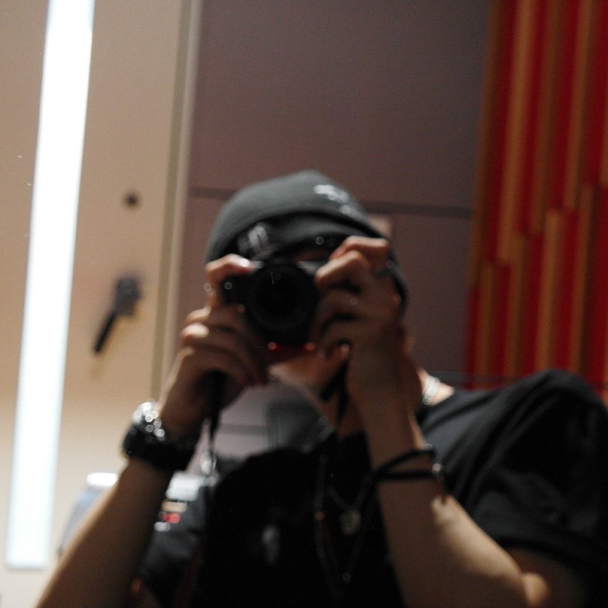 odebbl's tweet image. 🦊🫧 [221118] 
Profile picture and background picture update