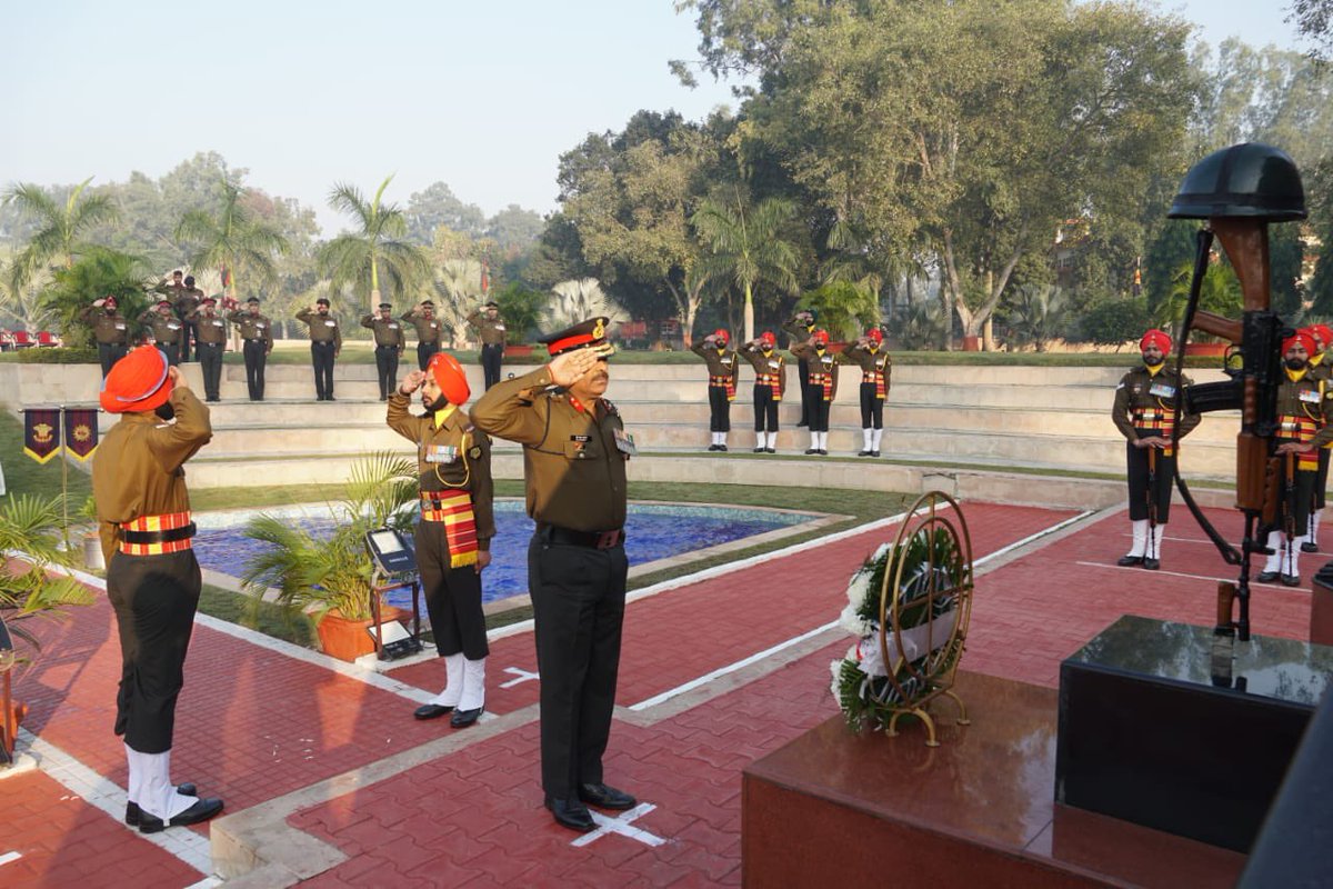pro_defence's tweet photo. #VajraCoprs #DefendersofPunjab #VajraSappers celebrated 242nd anniversary of #EngineerCorps Wreath laid @VajraShauryaSthal to pay homage to brave Sappers who laid down their lives for the nation.#GallantSoldiers @SpokespersonMoD @adgpi @westerncomd_IA @prodefencechan1 @PIB_India https://t.co/cnofLvmArP