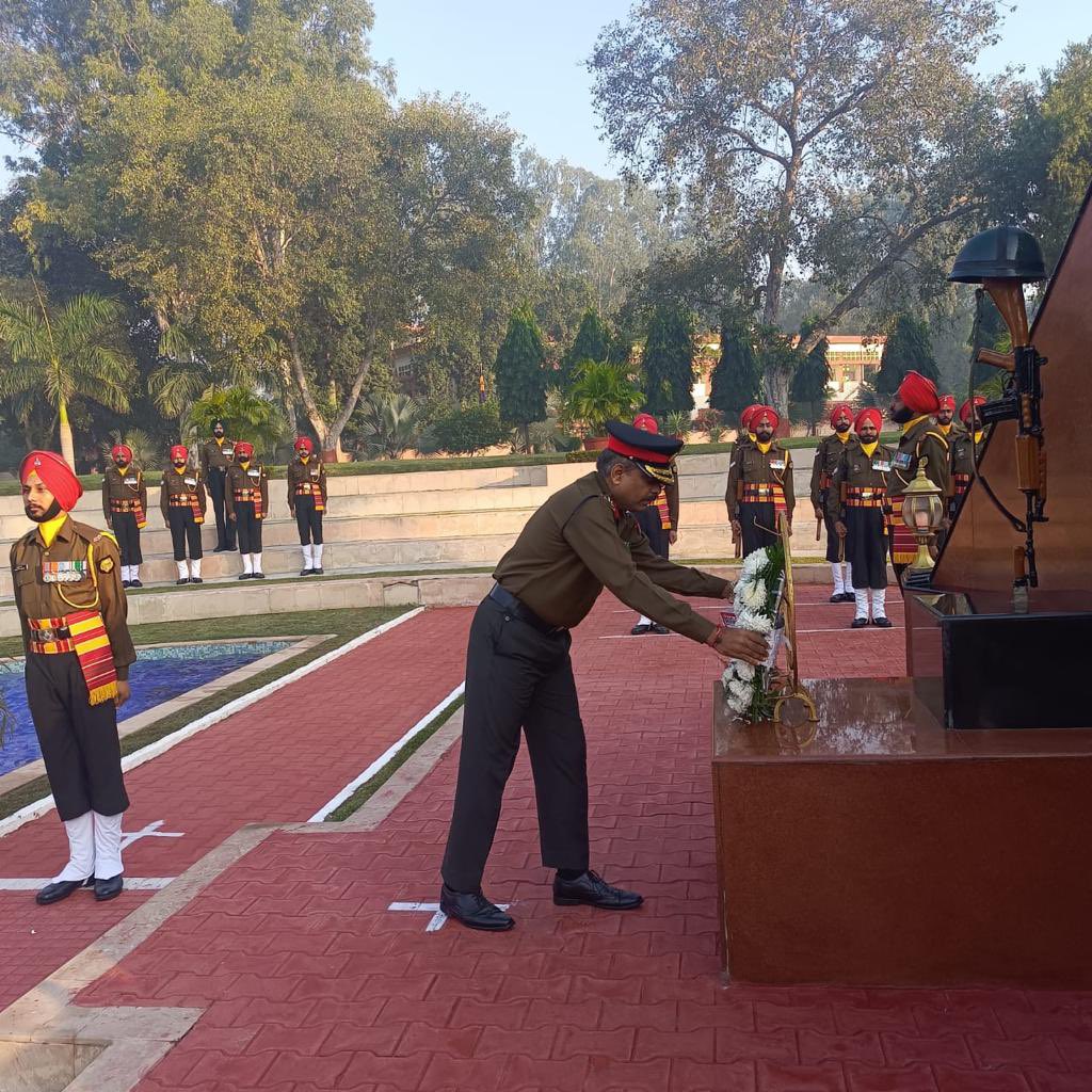 pro_defence's tweet photo. #VajraCoprs #DefendersofPunjab #VajraSappers celebrated 242nd anniversary of #EngineerCorps Wreath laid @VajraShauryaSthal to pay homage to brave Sappers who laid down their lives for the nation.#GallantSoldiers @SpokespersonMoD @adgpi @westerncomd_IA @prodefencechan1 @PIB_India https://t.co/cnofLvmArP
