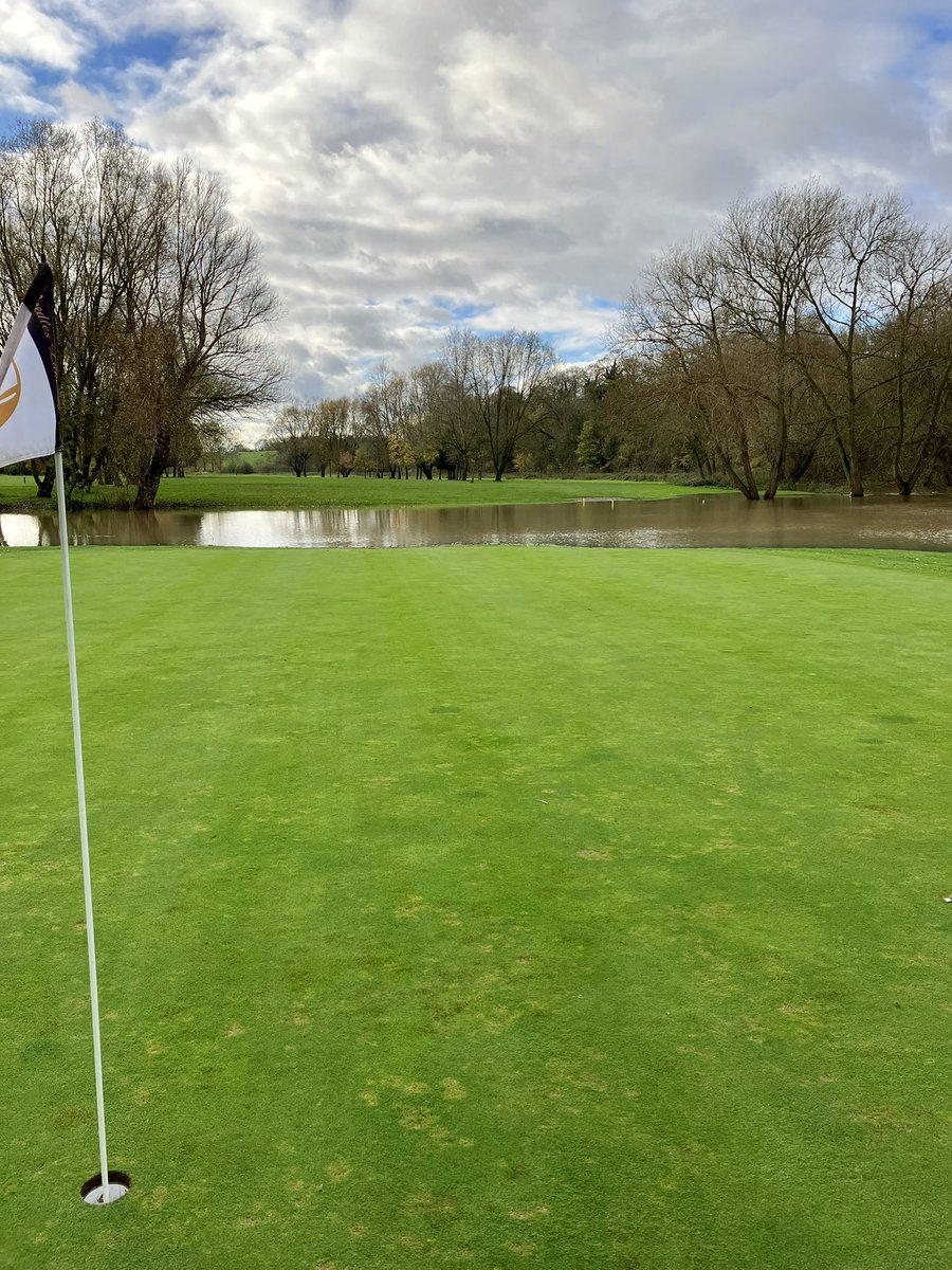 frenchyp76's tweet photo. Sorry folks but I think we might be closed for a few days @BeedlesLake #moist https://t.co/3Kg0I7vIhN
