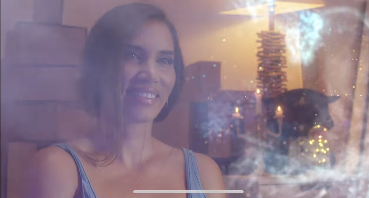 rosyalanzor's tweet photo. Hilo de capturas favoritas y adorables de @IndiaMartinez en el videoclip #5Sentios https://t.co/t9DfVVS3wA