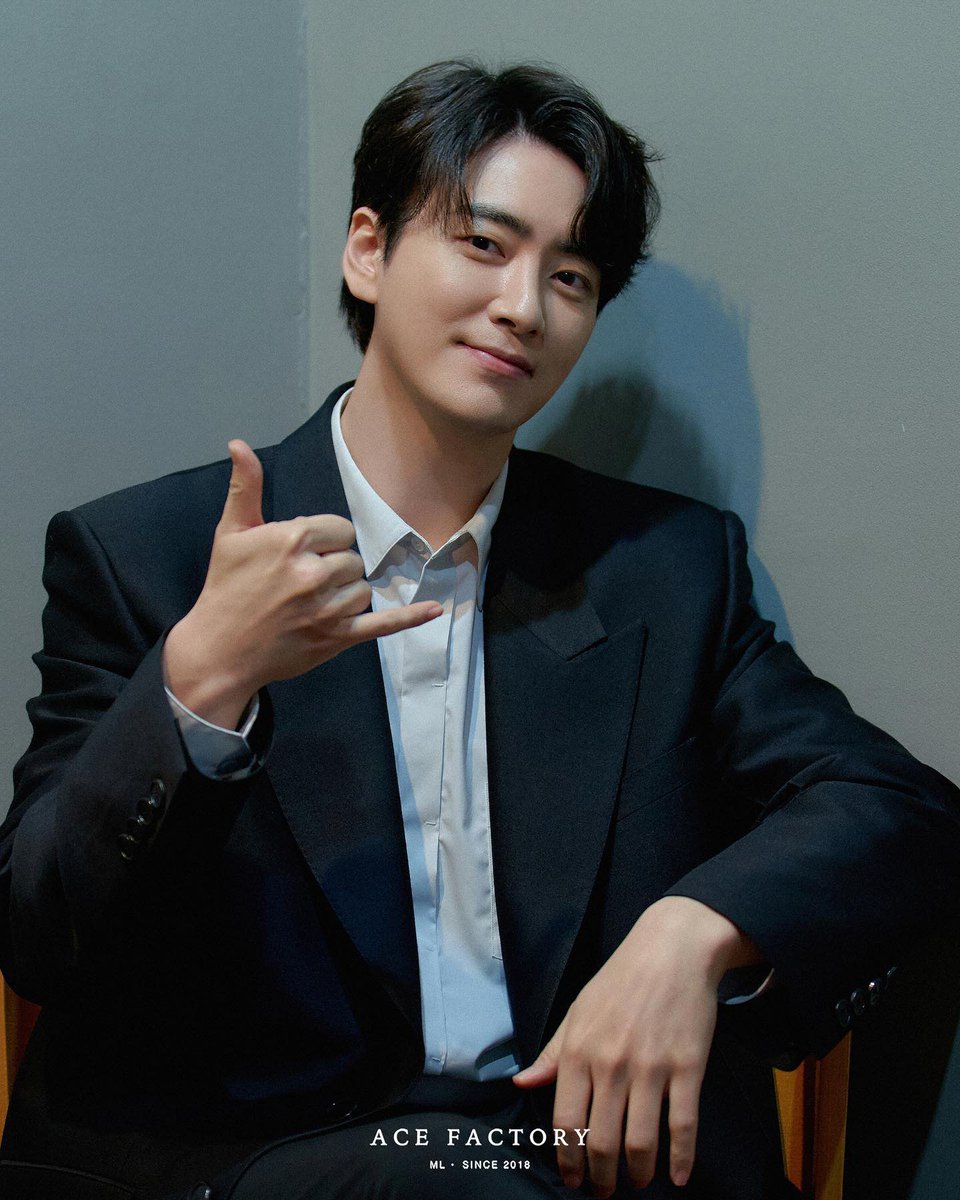k0ng_R_'s tweet photo. 혹등고래포즈인지 스껄포즈인지도 여전하군요 https://t.co/yUDeHAjuDq