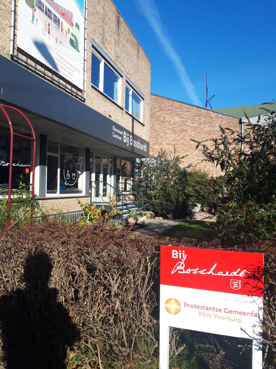 Inpirerende kerkdienst afgelopen zondag in @koningkerkvoorburg. Ook de start van de #buurthuiskamer een initiatief met <a href="/Legerdesheils/">Leger des Heils</a>, een warme plek voor de buurt van Kerk in de buurt.
<a href="/janhendriks1957/">Jan Hendriks</a> staat voor de velen die zich hier voor inzetten.