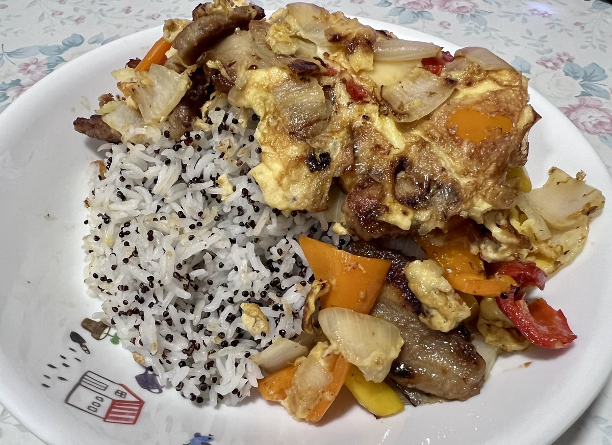 Qbonbon's tweet photo. #StayHomeStaySafe
#CookWithMe
Bowl Rice π and #FlatWhite to celebrate itβs Friday π
#AnytimeIsACoffeeTime βοΈπ€ https://t.co/ycFeN1tqu4