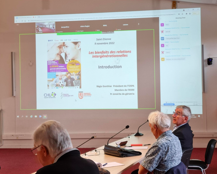 MFPmutualite's tweet photo. 🔎 Retour sur notre conférence sur les bienfaits de la cohabitation intergénérationnelle 👩‍🦱🧓 organisée à Lyon et Saint-Étienne.
Les participants ont pu poser leurs questions 🫵 tant aux associations qu’aux hébergeurs et hébergés.
@Carsat_RA @MGEN69 @MCDef_ #MGAS @cohabilis https://t.co/kpPW6slhZR