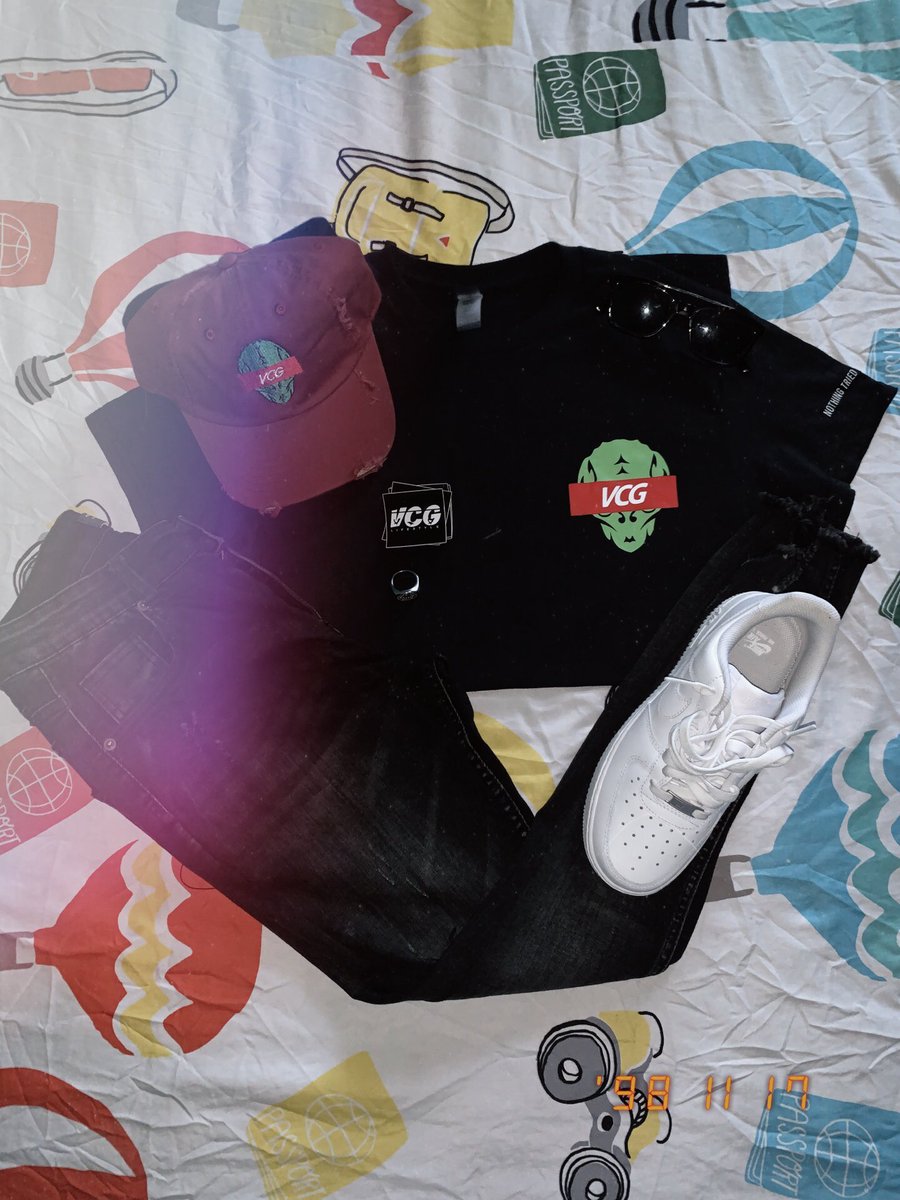 retro_vcg's tweet photo. SIMPLE GEARS YOU CAN TRY | DM FOR SHIRT &amp; CAP PRICES 👽🧠 
#vcglifestyle #alienbrain https://t.co/Tb0i1SGLrK