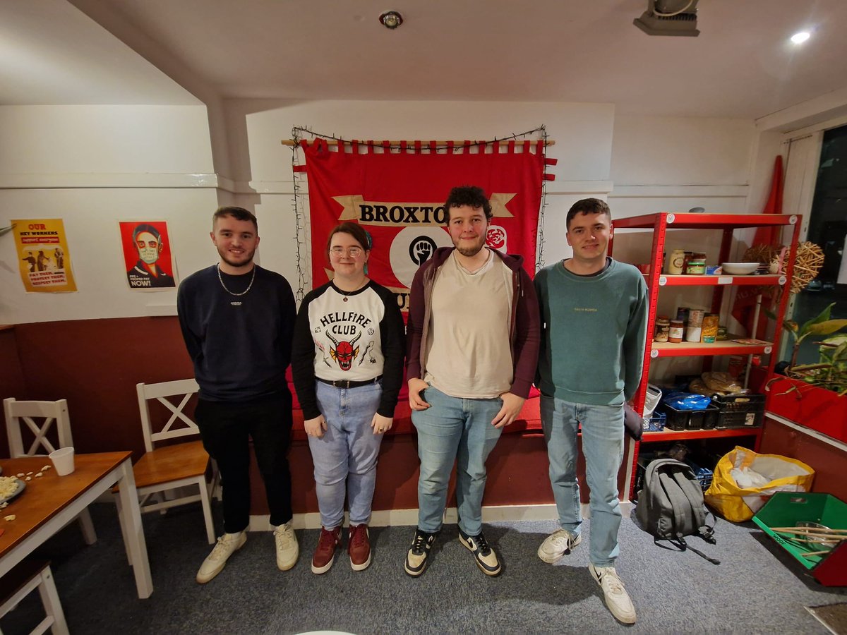 It was great to see everyone at our Broxtowe Young Labour social last night! So happy to see some new members. 

And many thanks to @SamHarriss00 for taking these pictures and for talking to us about the work <a href="/NottinghamYL/">Nottinghamshire Young Labour</a> are doing!
