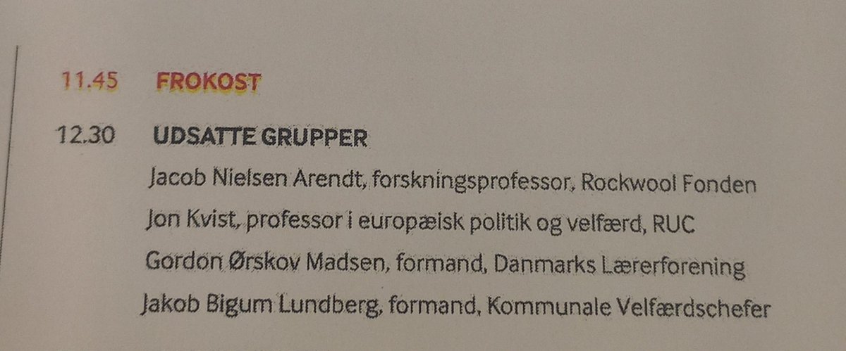 NHOERUP's tweet photo. Der holdes faglige oplæg omkring udsatte grupper. Jon Kvist fra @roskildeuni taler om at lytte til børn og unge. Jeg tænker vi skal lytte også til de små børn og pædagogerne. Husk årene før skolestart. Ingen faglige oplæg om den aldersgruppe denne gang 🙌#UT22 https://t.co/Sm7rfSqc7a