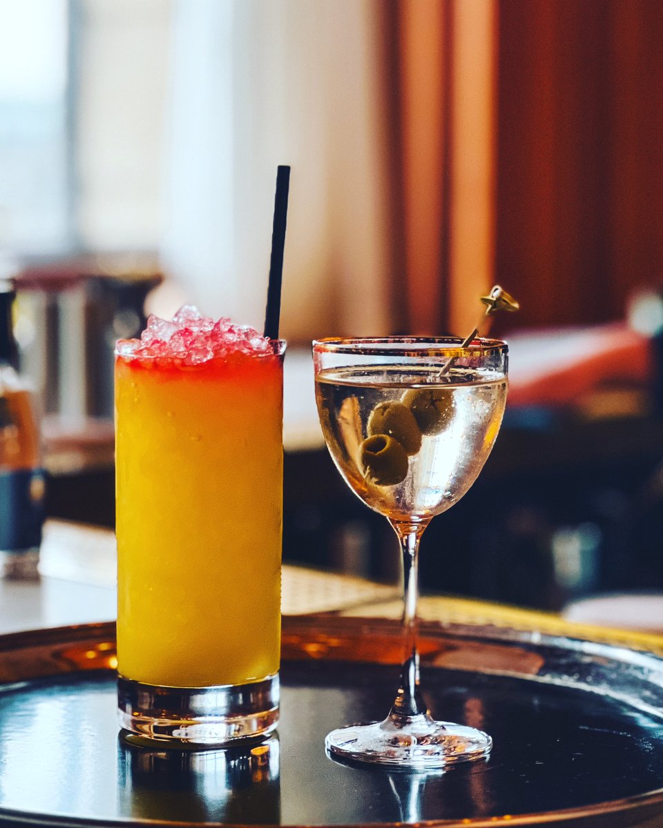 RegisterClub's tweet photo. Fabulous Friday! Cheers to the weekend 😉🍸🍹. Thanks to @sparrowinlondon for this great picture  #Cocktails #CocktailsofInstagram #Cocktailsofig #cocktailsinthecity #TheRegisterClub #ChevalTheEdinburghGrand #chevalcollection #edinburgh #EdinburghScotland 
#weedram #weetipple https://t.co/ZkiZQoDX4v