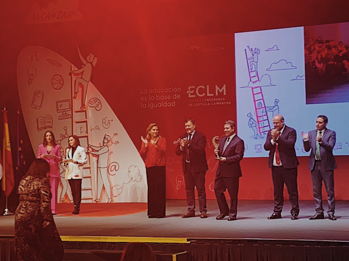 feye_enred's tweet photo. ENHORABUENA a nuestro colegio San Rafael-FEyE de Hellín, a su directora Mónica Moreno, por haber sido premiada en el #DíadelaEnseñanza de Castilla-La Mancha #colegiosfeye #ECLM #educacion #premio
@srh_feye https://t.co/baGfsJMDUm