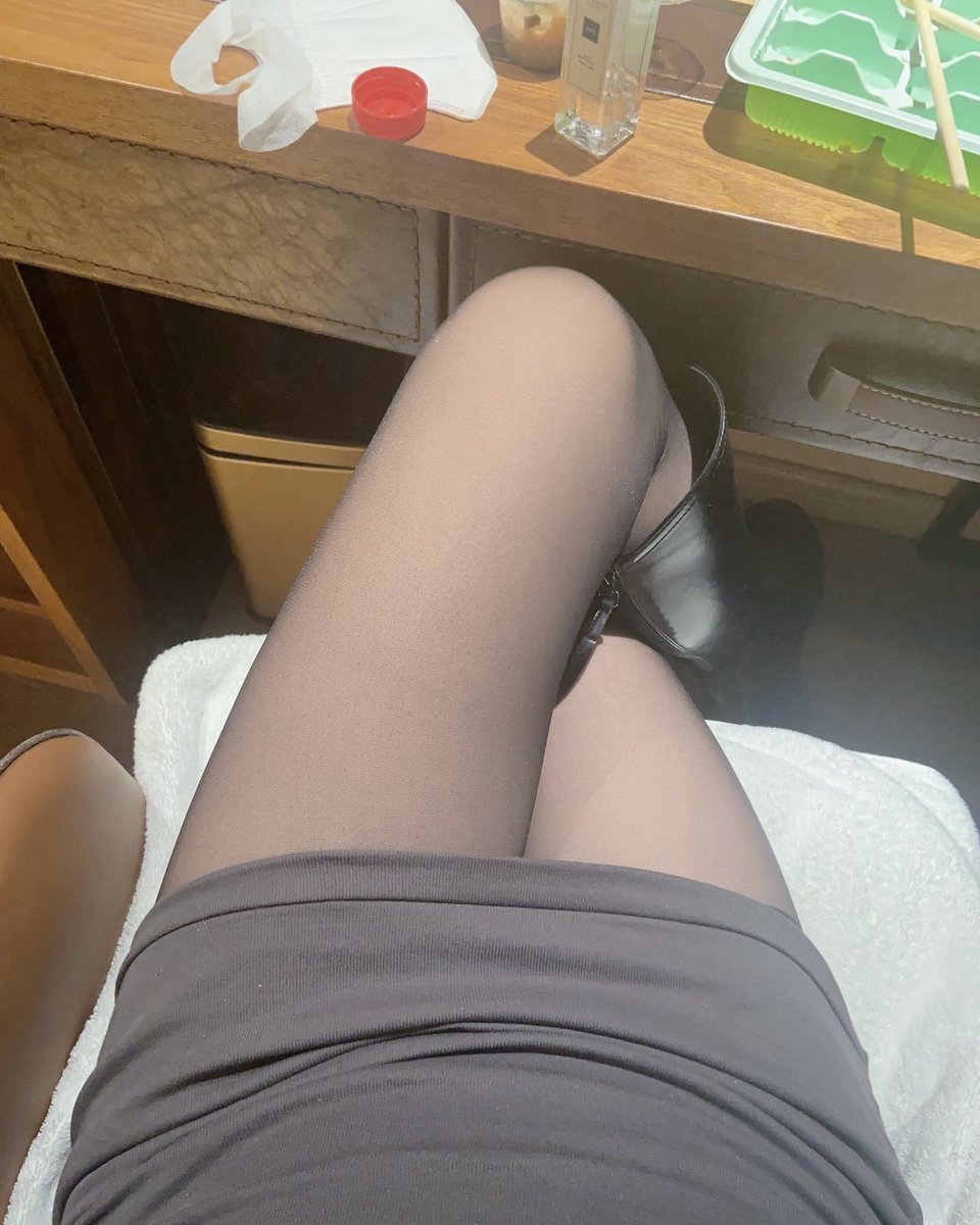 xioyshn10's tweet photo. #账单奴 #贡猪 #调教 #舔狗 #女性崇拜 #女S #工资奴 #压榨 #上贡 #提款机奴 #报销奴 #ATM奴 脚下缺点东西呢^_^ https://t.co/gzOG53Ab9W