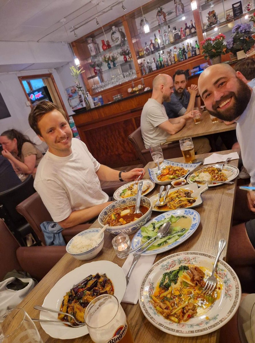 Halla buddy! Vi spiller in ei litta episode etter jobb i dag vi. Snakke litt om VM-fantasy, favorittbongene til en av de råeste bobocupene @NordicBetNO har hatt og topp 3 ting med hytta, julen, skibakken, klesplagg. Spørsmål til meg og Olegutt? Ja - han er blitt pappa.