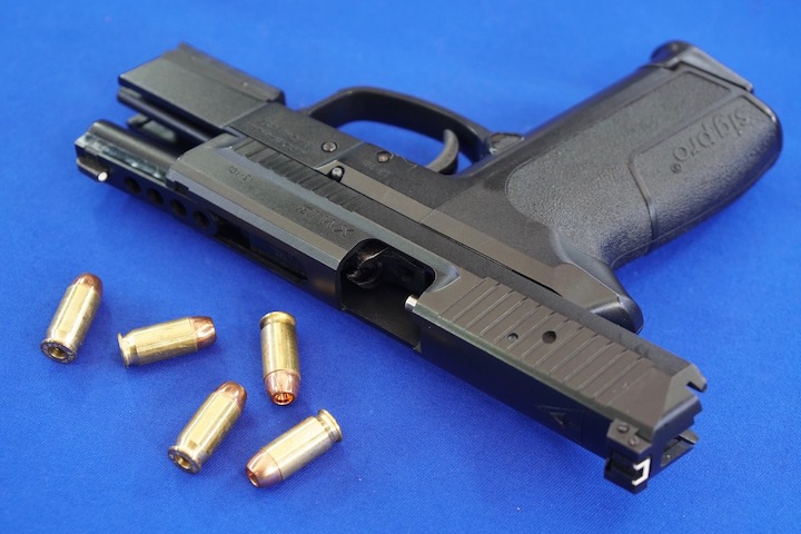 baradagi3's tweet photo. https://t.co/rneOxV05nm
KSC SIG PRO SP2340 トライアルカスタム。GSG9カスタムが即完売したので、急遽作られたカスタム。それでも限定1200挺も作られました。今とは規模が違いましたねw
#KSC #SP2340 #SIGPRO https://t.co/WllTQjW6Qt