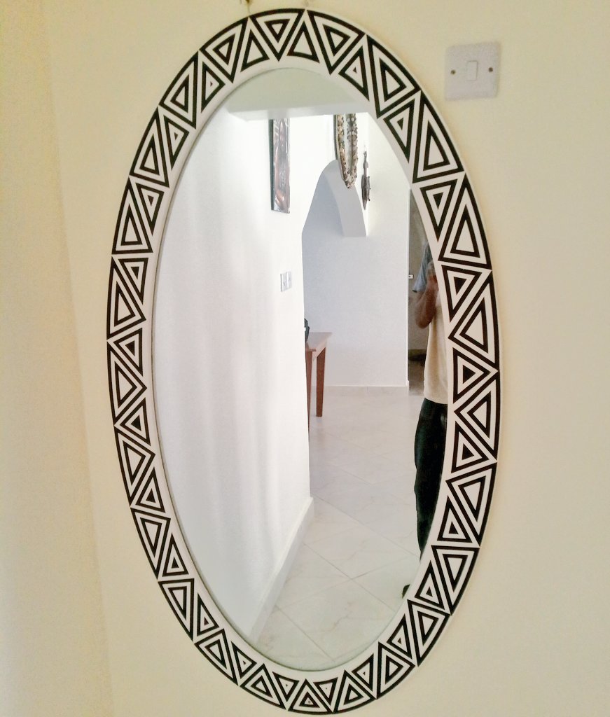 crafts_eye's tweet photo. Oval mirror with classy pattern.
#mirror #homedecor https://t.co/QLGMAkUlIV