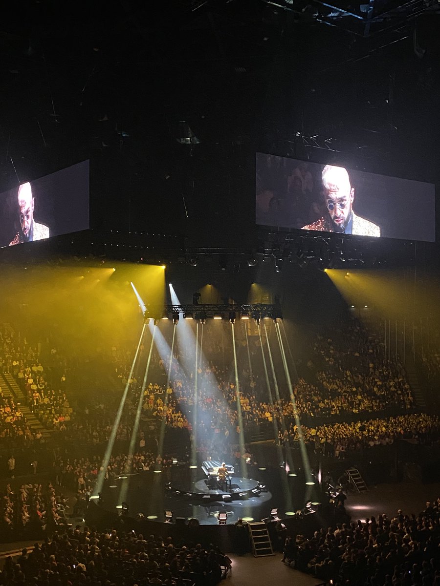 mglscb's tweet image. [Thread] Concert de Sofiane Pamart à Bercy - 17/11/2022

Guest : Kimberose, Riles, SCH, Joey Star, Dinos, Josman, Laylow, Lina Pamart, Medine, Scylla, NTO, Bon Entendeur

2h30 de show 🤯