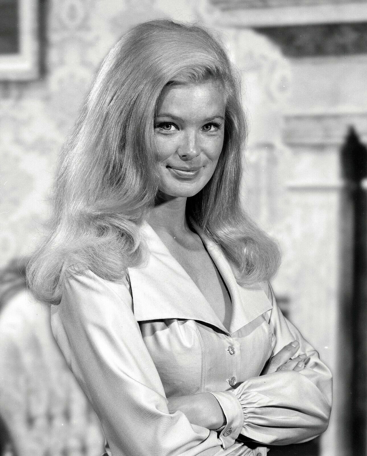  November 18, 1942. Happy 80th Birthday to Linda Evans. 