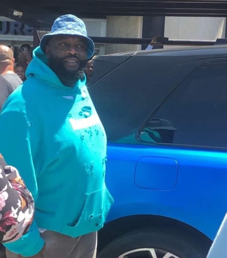 munetsimunashe's tweet photo. Ndiye wataiona paTV here uyu🧐 https://t.co/RI2nIT7wGF