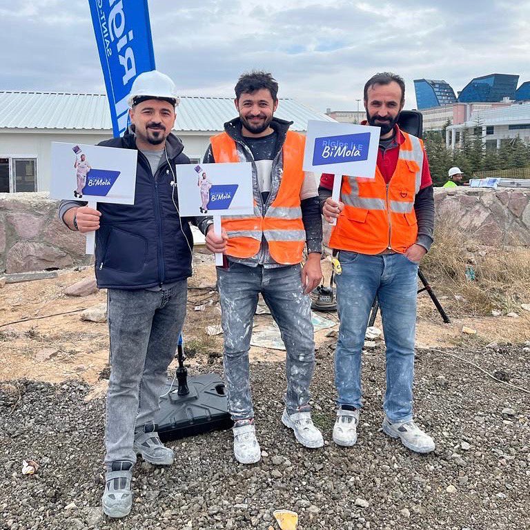 RigipsTurkiye's tweet photo. Rigips ile Bi’ Mola etkinlik serisi devam ediyor!
OSM İnşaat’ın Hacettepe Üniversitesi'nin Beytepe Kampüsü’nde yer alan şantiyesinde çok değerli ustalarımızla bir araya geldik. Birlikte yemek yiyerek PRFMAX®️ ürünümüzün demosunu gerçekleştirdik.
#Rigips https://t.co/DbE8DqAMp6