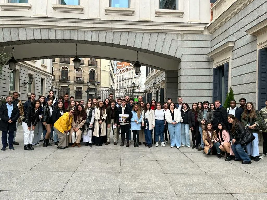 Asociación de Estudiantes Dcho. y CC.SS. CR tweet media