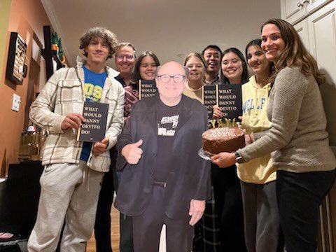 ceildh88's tweet photo. @DannyDeVito celebrating the best last night! Happy Danny Devito day. Love your number one fans in Massachusetts! #jerseymikes #devitovember #alwayssunny #DannyDeVito https://t.co/KRZDBr1PWJ