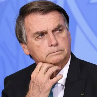 choquei's tweet photo. 🚨AGORA: Jair Bolsonaro é atendido no Hospital das Forças Armadas com dores abdominais. https://t.co/Crm9lM2eFr