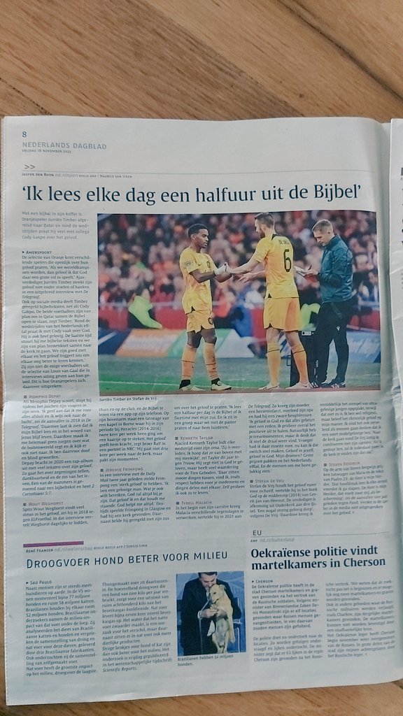 TiemenZRust's tweet photo. Best veel serieus gelovige spelers in #Oranje. Was dat 25 jaar geleden niet een stuk minder? Wel leuk om te zien, zoveel inspiratie! #wk2002 @JurrienTimber @Memphis @woutweghorst @Stefandevrij https://t.co/rhykBU1EYX