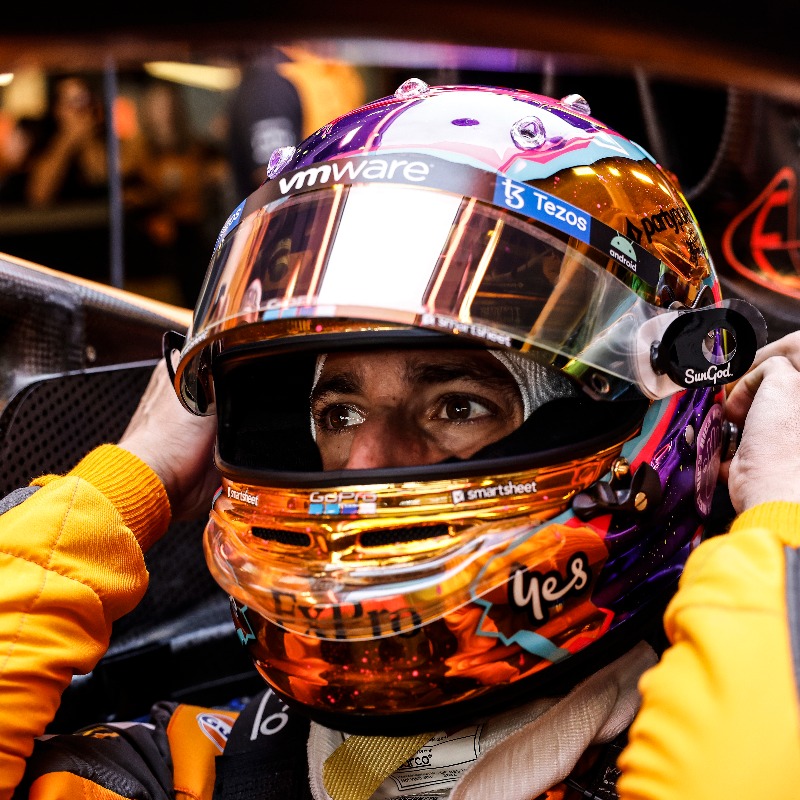 SkySportsF1's tweet photo. Daniel Ricciardo is set to return to Red Bull as the team's third driver for the Formula 1 2023 season, according to Helmut Marko 🔙