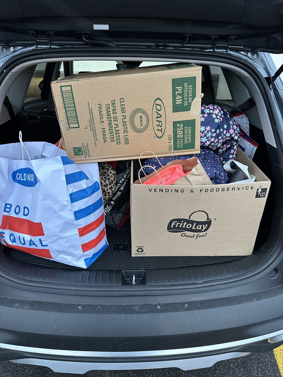 misssiversbees's tweet photo. The first round of winter coats have been donated to the local rescue mission via Van Buren Student Council. Thank you VB families! @BCSDBEES @CroninBee @wall_class https://t.co/CUIEWZp0U6