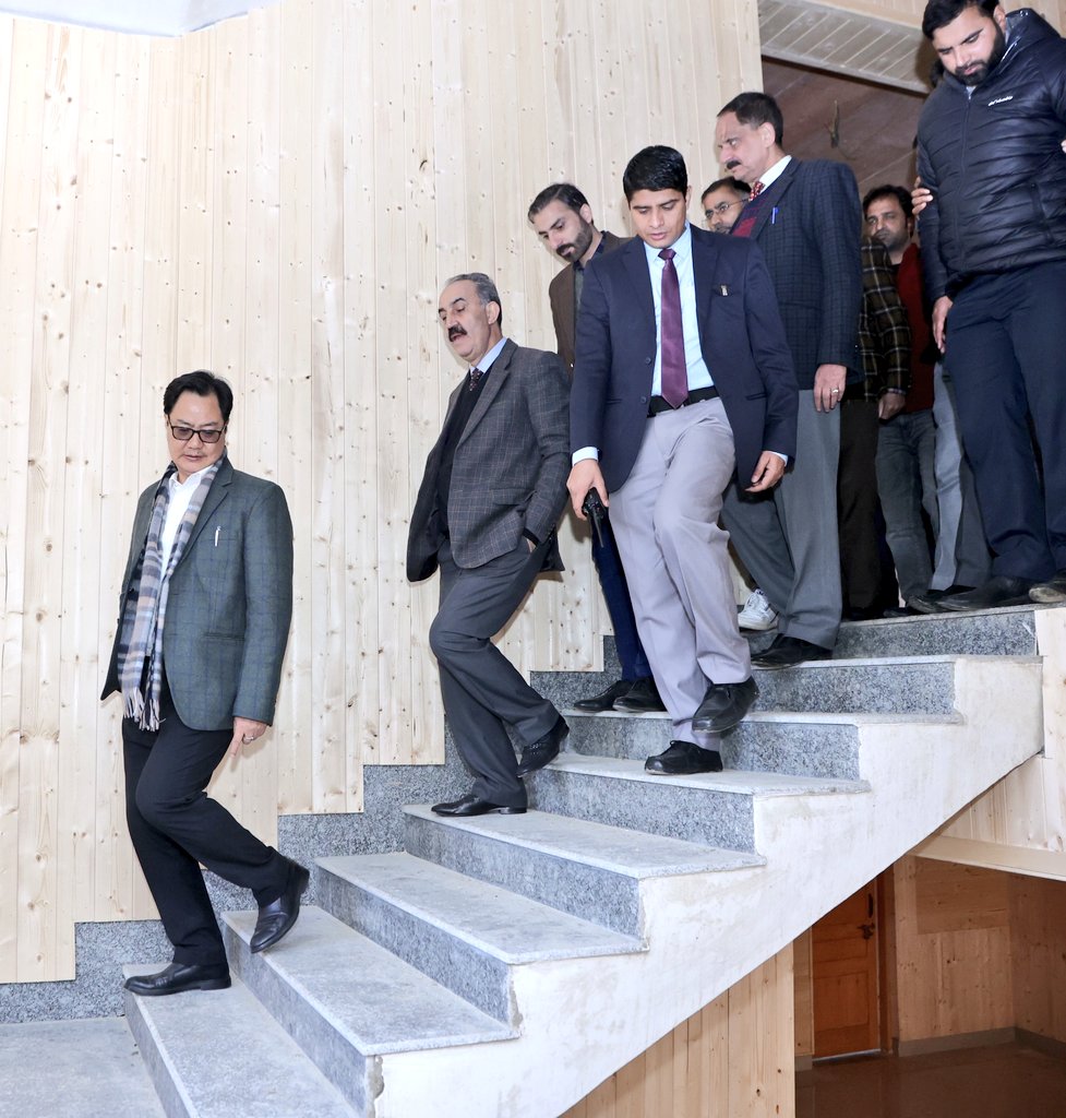 KirenRijiju's tweet photo. Inspected the beautiful District Court of Building at Pahalgam,  Jammu and Kashmir.   Construction of building is going on as per the time table. https://t.co/G8EhkNfUqL