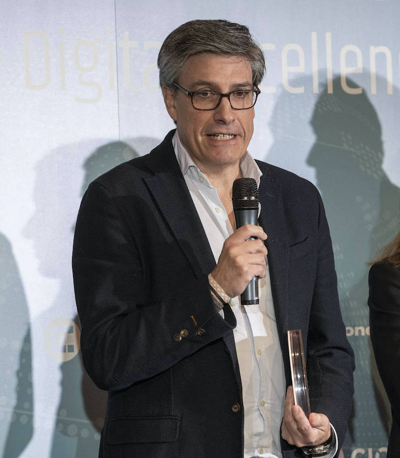 cisco_spain's tweet photo. 🎉 Enhorabuena a #Cisco España por recibir el premio CIONET-Vocento 2022 en la Categoría #Seguridad recogido por Roberto Moral, líder de arquitecturas.
 
¡Nuestras felicitaciones al resto de premiados y a la organización! https://t.co/FhRluT7PH0  
 
@Vocento @CIONET https://t.co/DKWew9IN16