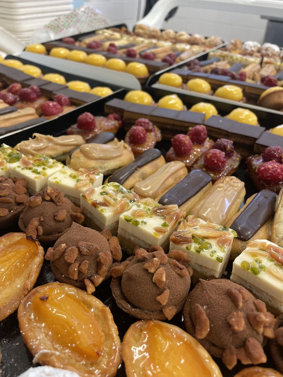 🤩 Aujourd’hui journée exceptionnelle mettant à l’honneur le manger main. À cette occasion repas exceptionnel 🎉 pour l’ensemble des résidents avant l’animation de cet après midi #silverfourchette <a href="/ch_d_arcachon/">Centre Hospitalier d'Arcachon</a>