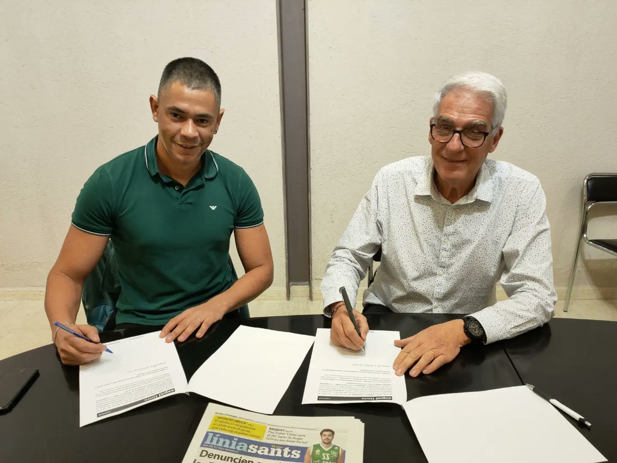 CreuCobertaShop's tweet photo. El president de l'eix Lluís Llanas i el director de les capçaleres @liniaxarxa Marcelo Villanueva han signat aquest matí a Creu Coberta l'acord de col·laboració per l'ús del magnífic @espailinia https://t.co/Dzd4K7KsOA