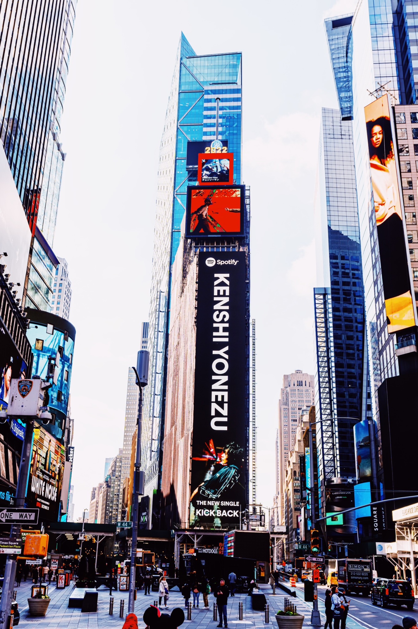 [閒聊] 時代廣場上的米津玄師&鏈鋸人