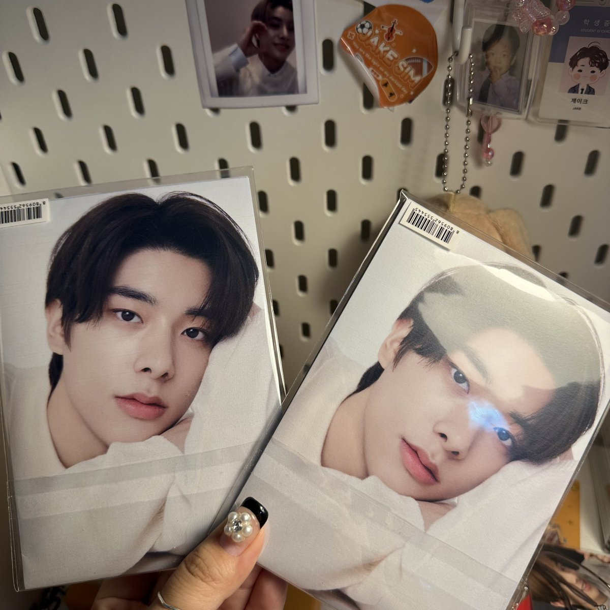 pporpraew48's tweet photo. แจก abib pamphlet  2 แผ่น ให้ ฟอล มาสุ่ม 3 ทุ่มนะคะ https://t.co/GIwRlxLqwN