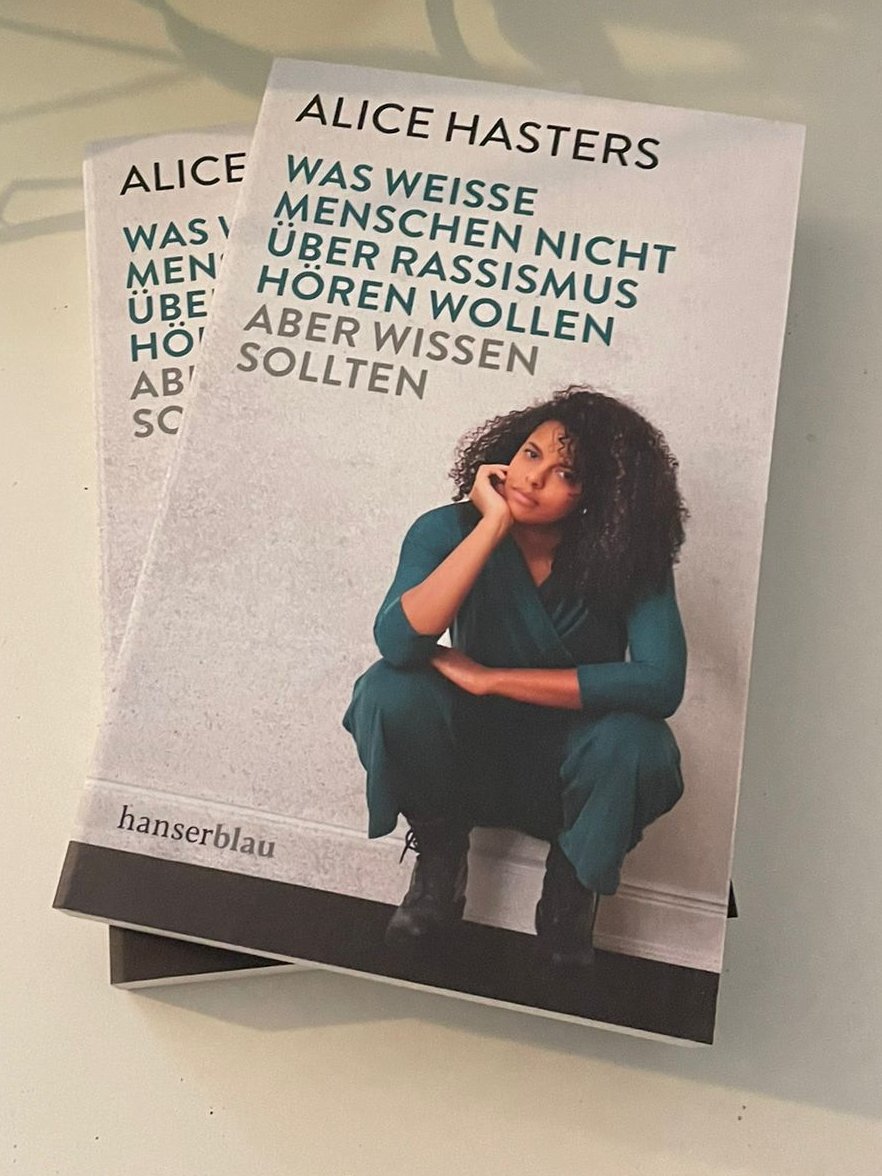 Alice Hasters ist am So., 20.11. um 16:00 im PONG
Moderation: Prasanna Oomen
Der Eintritt ist frei.
#alicehasters #lesung #pong #posterchild #düsseldorf #duesseldorf