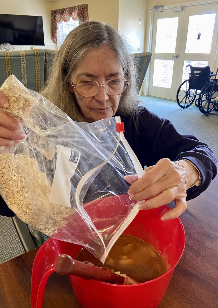 StAndrewsHC's tweet photo. Whipping up some cookies for old times sake.
#trilogyliving #seniorliving #bffprogram https://t.co/T5mV5BdXuW