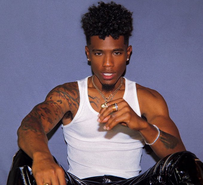 hotgosipnewz's tweet photo. R&B Singer B. Smyth Dead at 28, Just 3 Weeks After Releasing Single from His ICU Bed
#hotgossipnewz #pediapie #RnB #Singer #BSmyth #Dead #ReleasingSingle #ICUBed
https://t.co/RqGfiqfOP1 https://t.co/6K418YgfDW