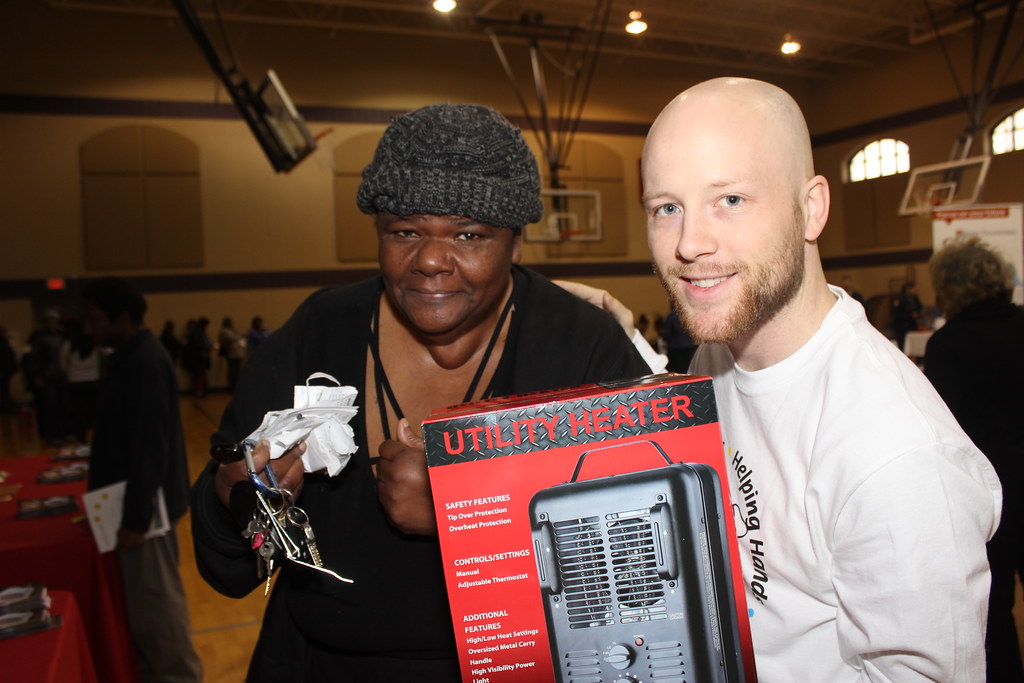 MLGW's tweet photo. Qualifying customers can receive a space heater or electric blanket as part of the Power of Warmth program from #MLGW and @NCCIncorporated. Applications must be completed online at https://t.co/QFXHRxR0H1. Deadline is Nov. 30, 2022. #InTheCommunity #ServingYouIsWhatWeDo https://t.co/p2sVlGswPe