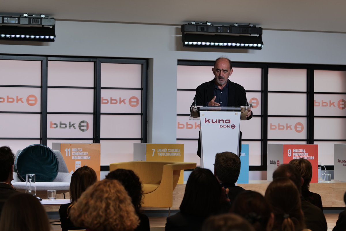 🎙 <a href="/daniInnerarity/">Daniel Innerarity @daniel-innerarity.blsky.social</a> “Green Digital Conference es un punto hacia delante. El mundo del futuro es trans, en un sentido más radical.”

<a href="/BBK_Kuna/">BBK Kuna</a> <a href="/bilbao_udala/">Bilbao [Udala - Ayuntamiento]</a> 

#greendigitalconference #bilbao