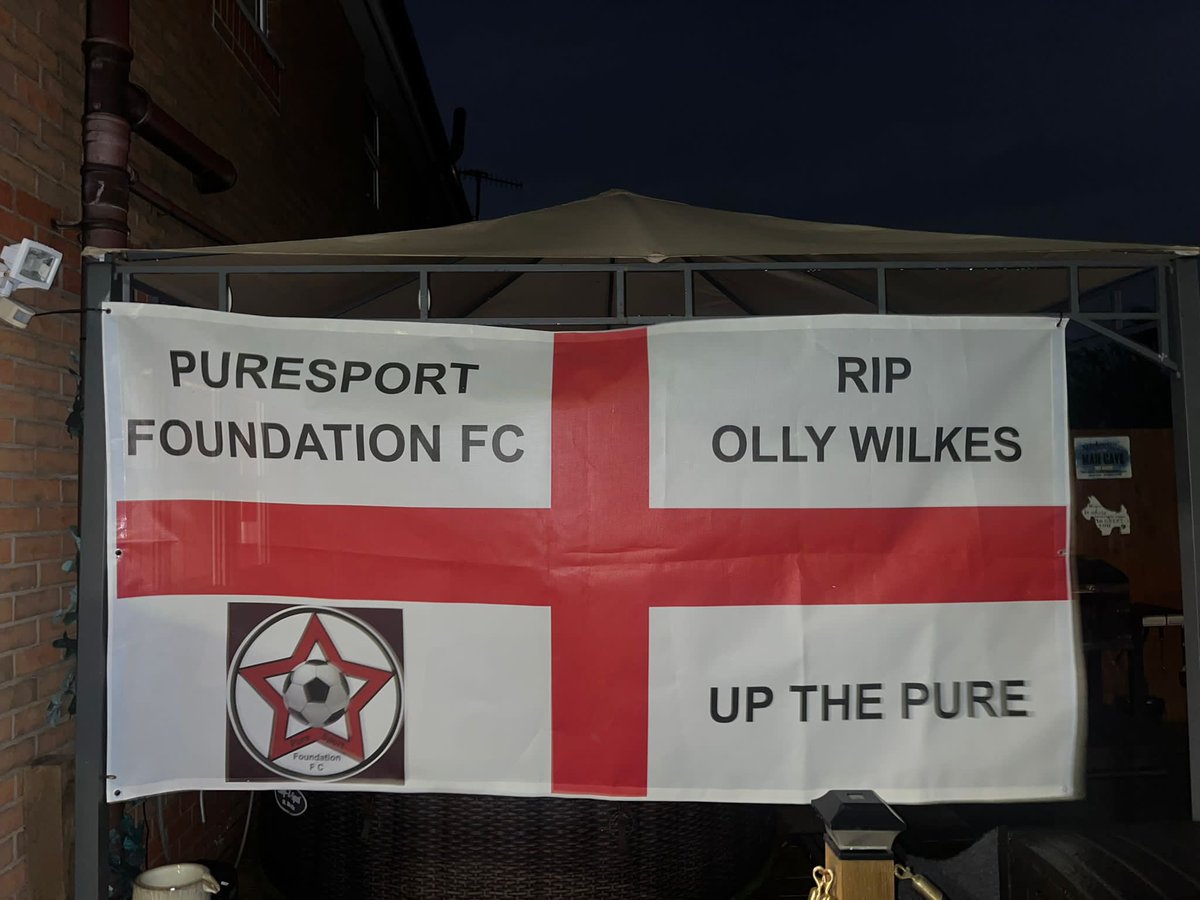 Flags arrived just in time for Mondays game ❣️

⚫️🔴⚫️🔴UP THE PURE⚫️🔴⚫️🔴