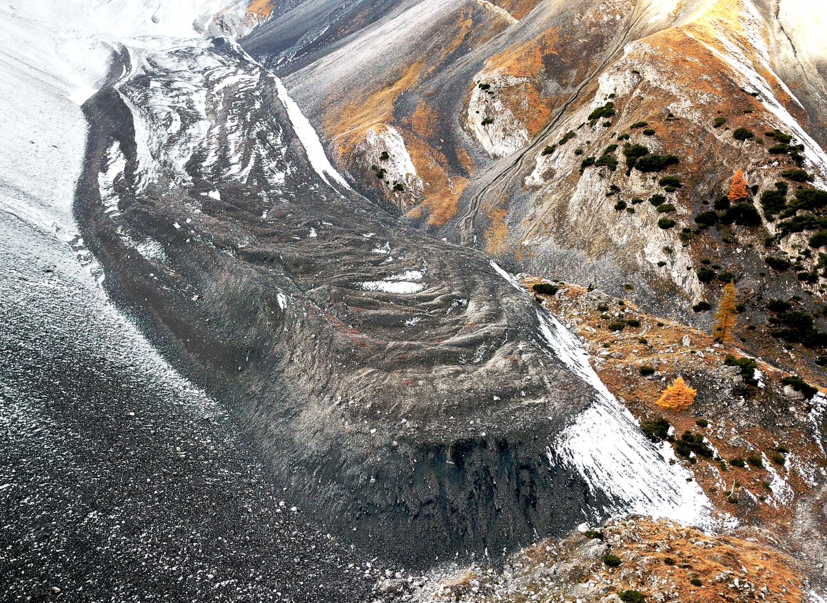 uzh_geo's tweet photo. #GIUZ #ImageOfTheWeek
One of our (beautiful!) outdoor labs for geomorphological research for decades: #Engadine rock glaciers are now in the list of "100 geological world heritage sites". https://t.co/HkNdVQb34a
#First100Geosites #rockglacier @theIUGS @kanton_gr 📷@Alessandroskji https://t.co/s3SSAl4mh4