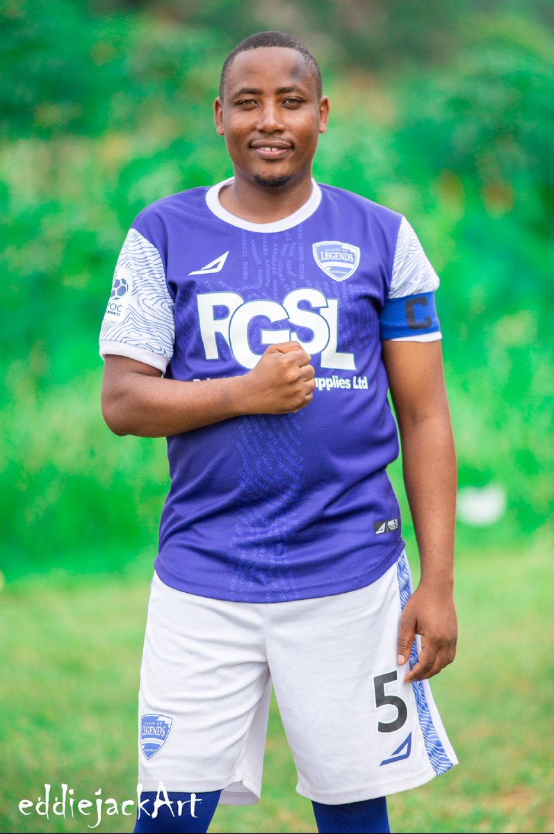 legends_2003's tweet photo. Our Captain✊
🆚 @TheJovocLeague select
🏟️Kiswa Primary School
🕒KO - 5PM
@AbouChampion8
#TogetherStronger
#JLSN2
#MomentumBuilding
#HembaGwake https://t.co/3c4aPhGgLk